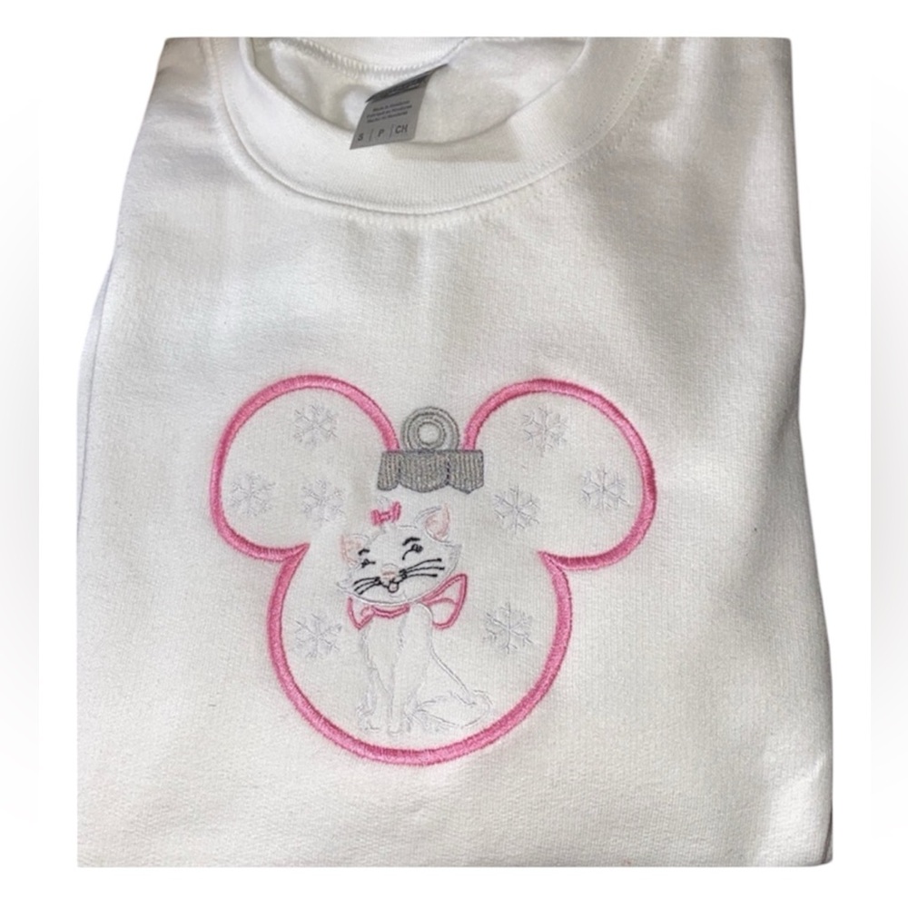 Christmas ornament Aristocats Marie embroidered design sweatshirt size small